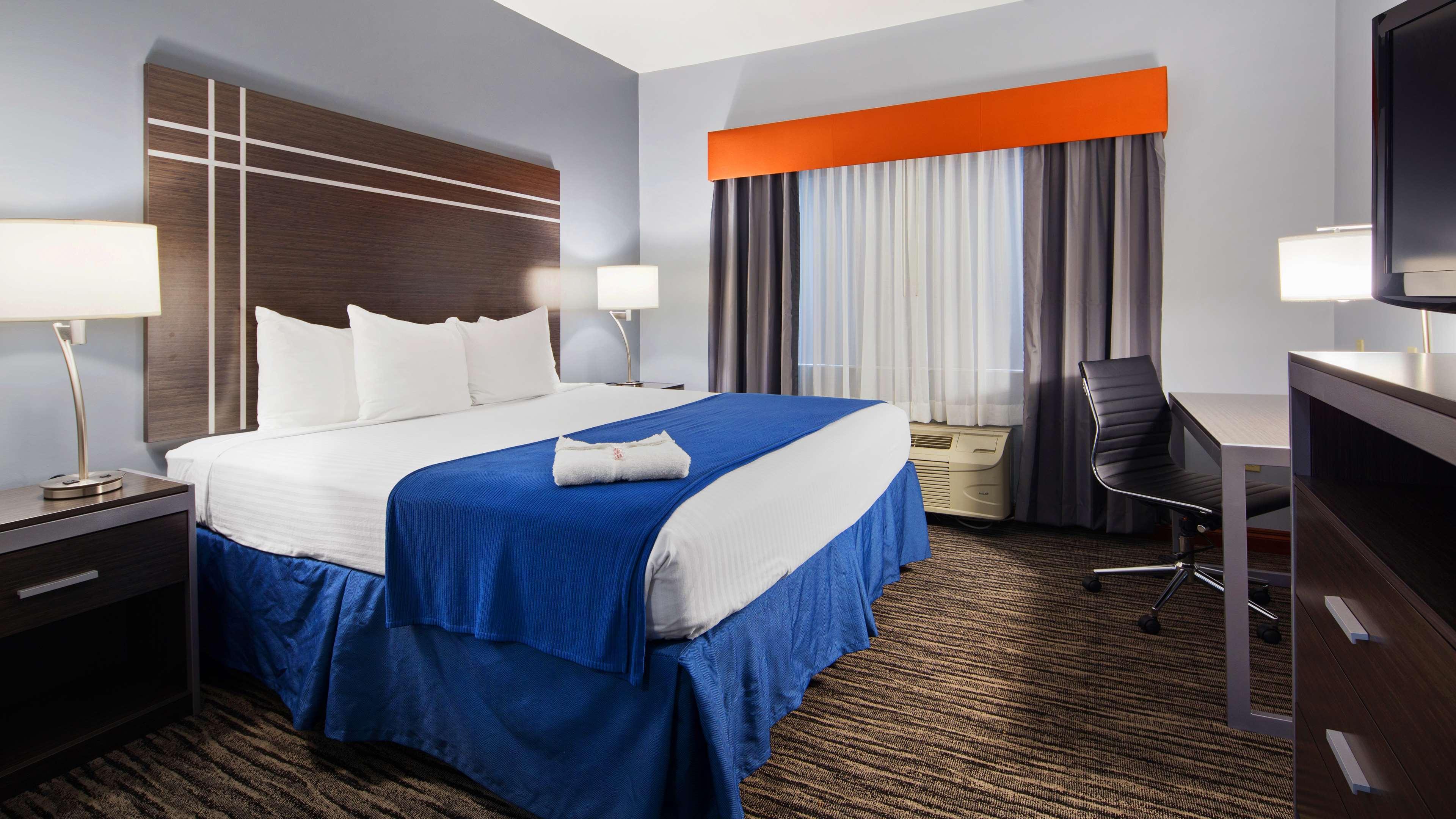 Best Western Elkhart Inn & Suites Экстерьер фото