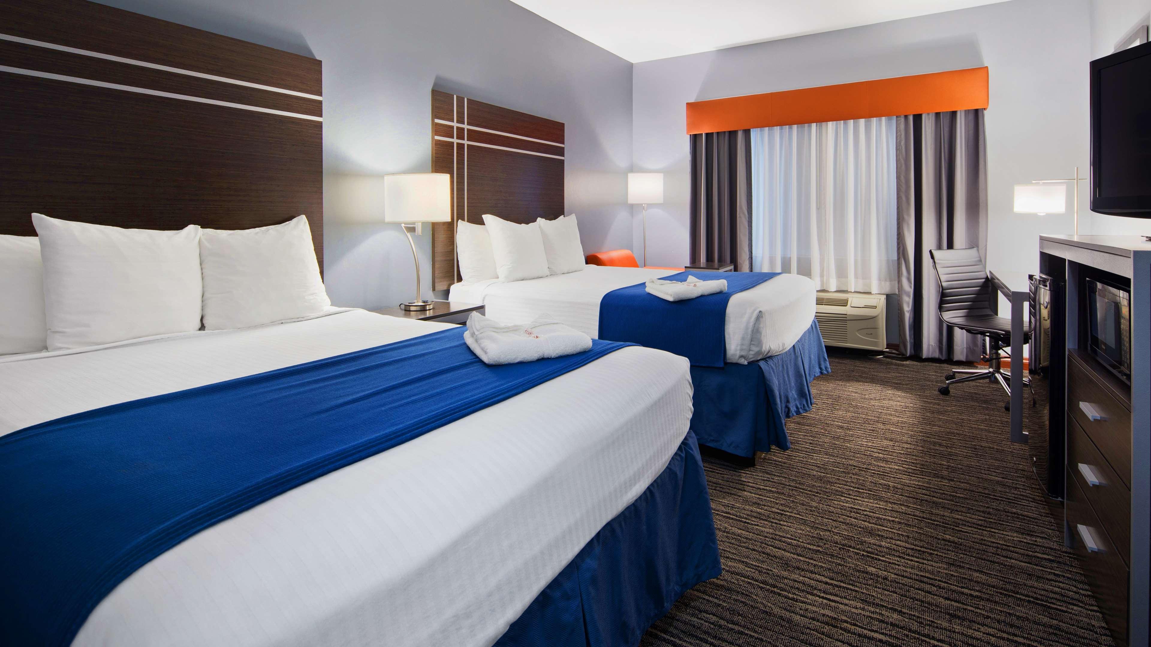 Best Western Elkhart Inn & Suites Экстерьер фото